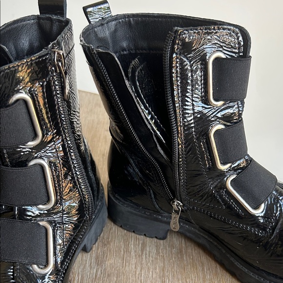 ARTICA Baldy Black Patent Leather Chunky Heel Strap Booties EU 37 US 6.5–7 - Picture 2 of 16